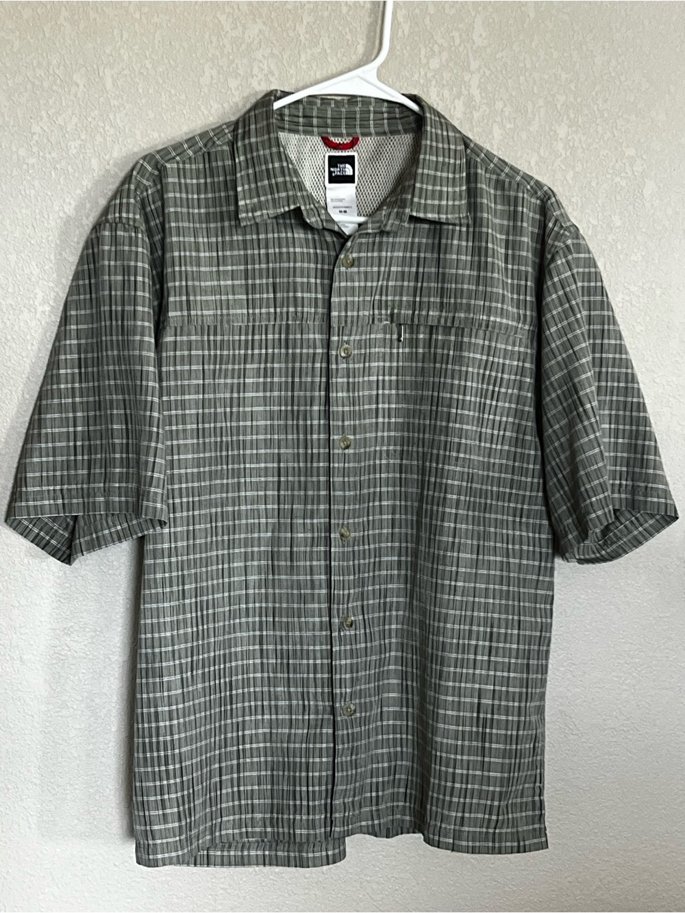 The North Face Men's Plaid Short Sleeve Hiking Trail Button Up Shirt